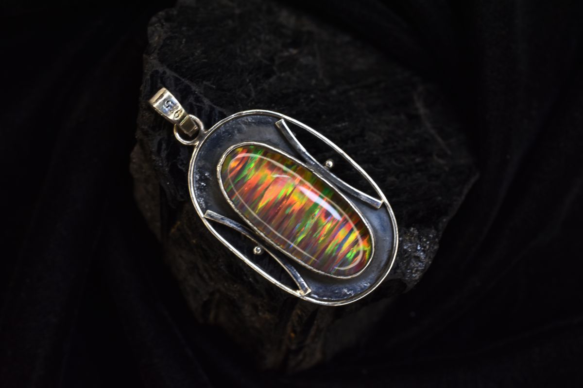 925 Sterling Silver 47 Ct CERTIFIED Oval Opal Gemstone Natural Pendant For Gift