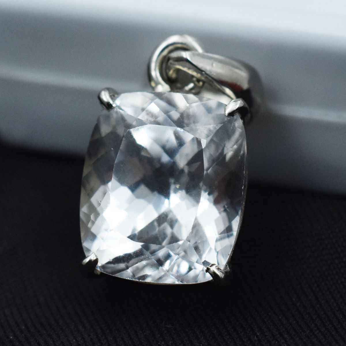 natural sapphire pendant
