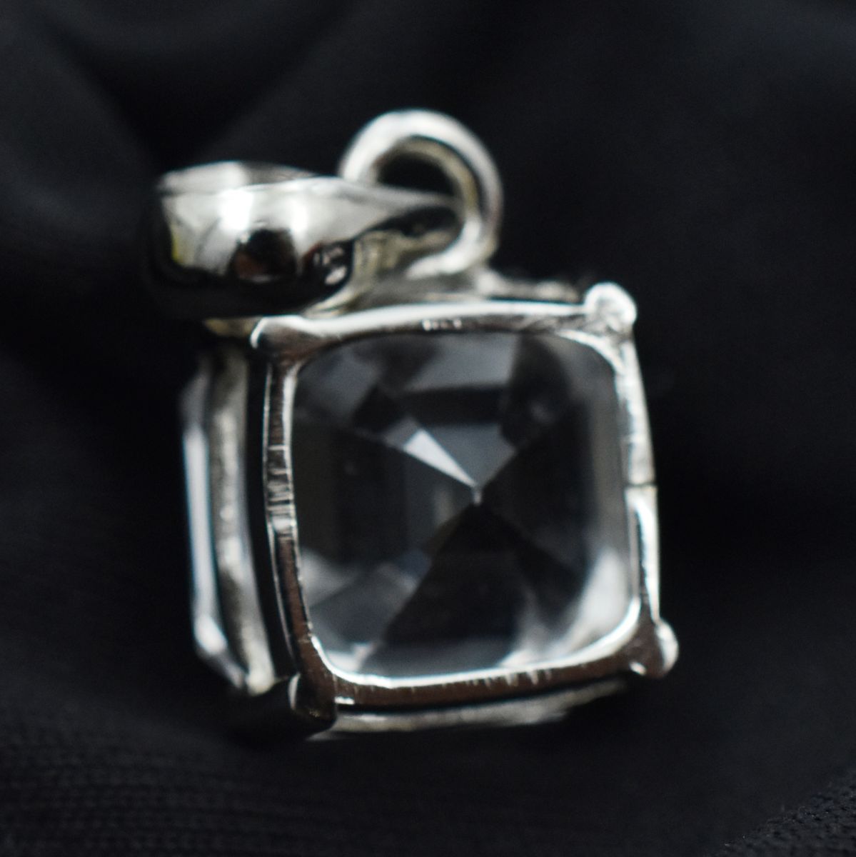 natural sapphire pendant online