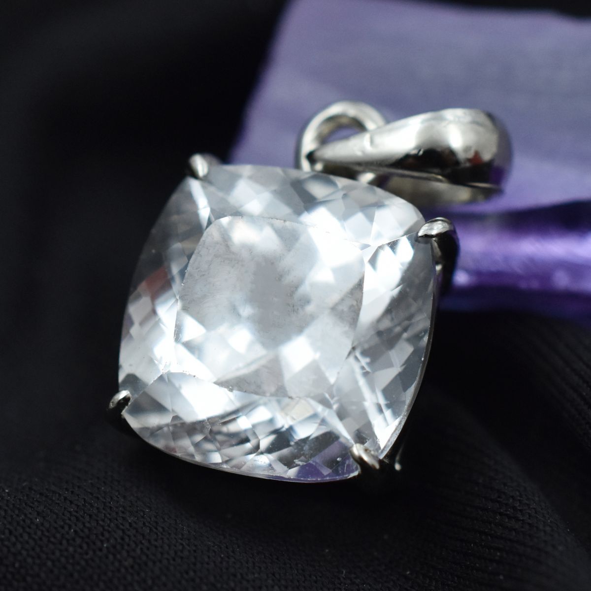 natural sapphire pendant