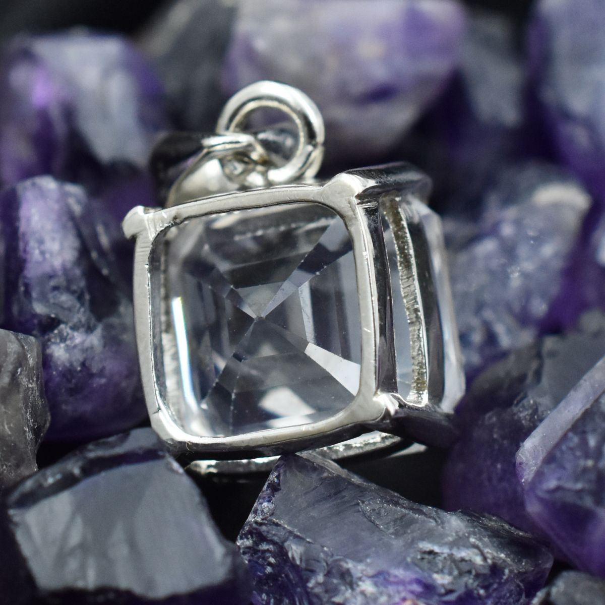 silver sapphire pendant India