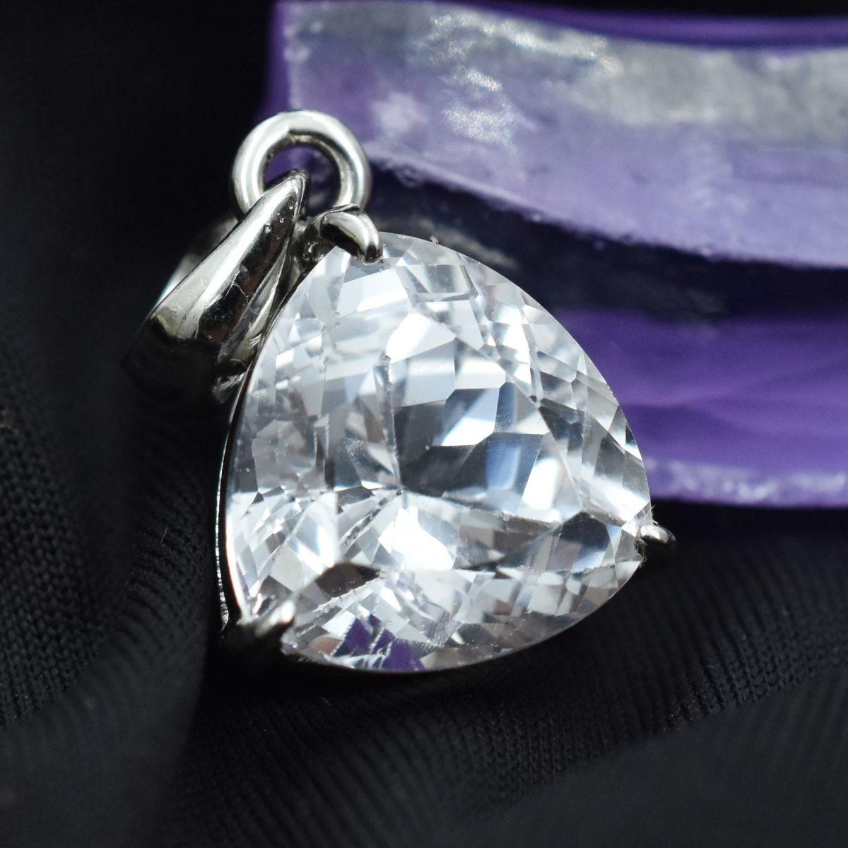 natural sapphire pendant