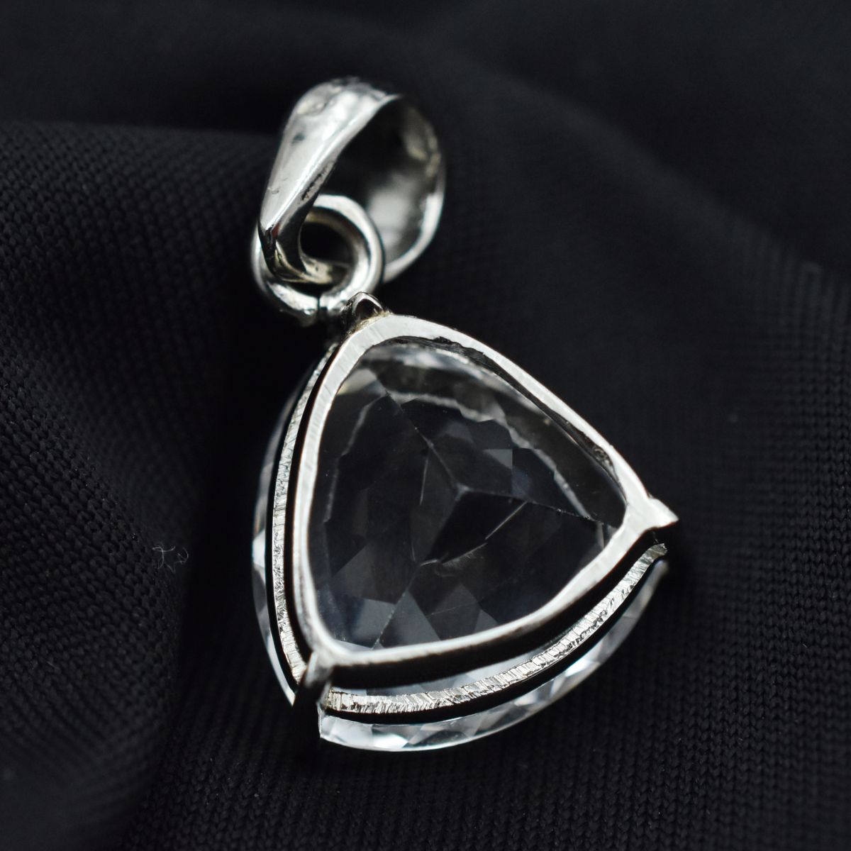 sapphire pendant for women