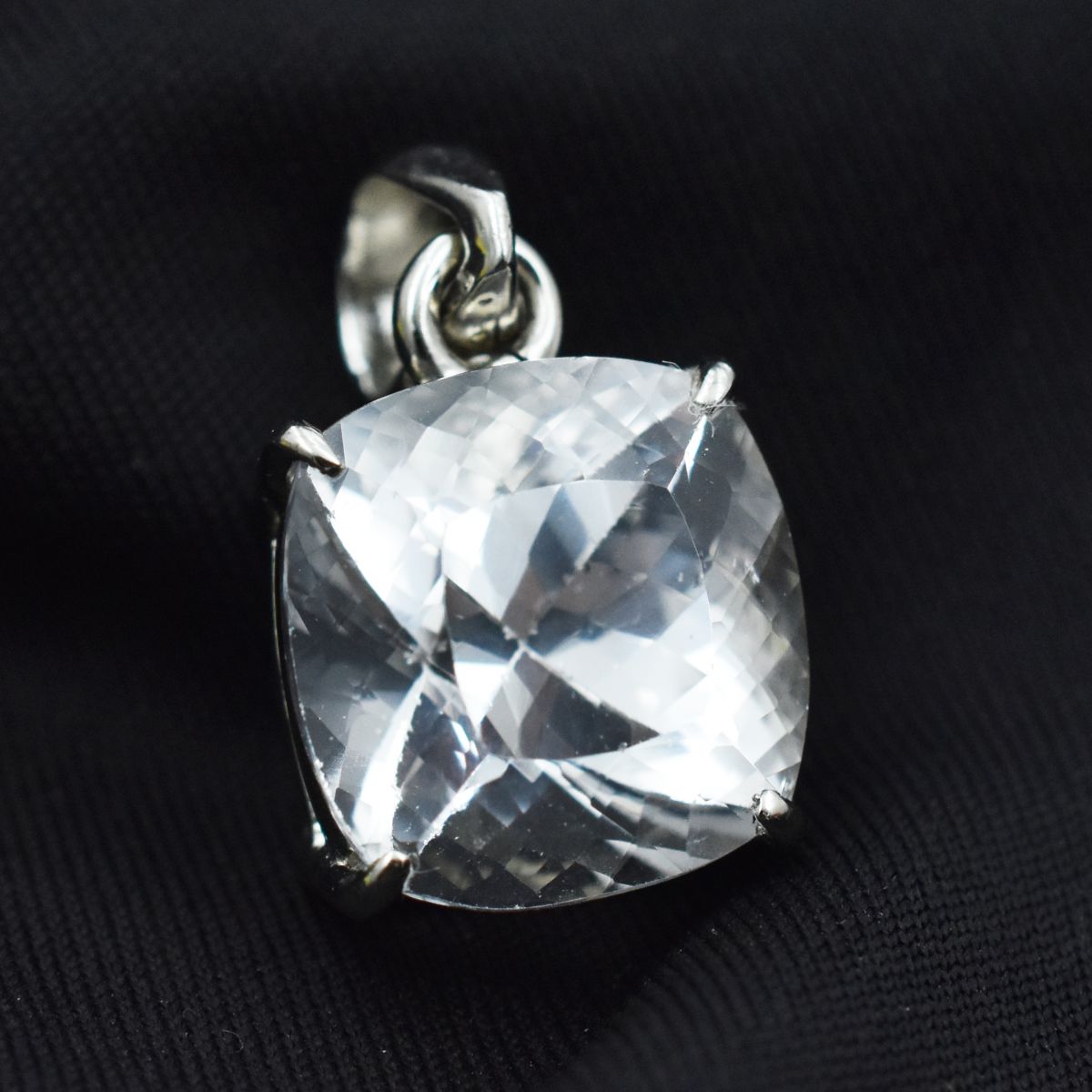 30.74 Ct Silver White Natural Sapphire Square Cut Pendant Gemstone CERTIFIED