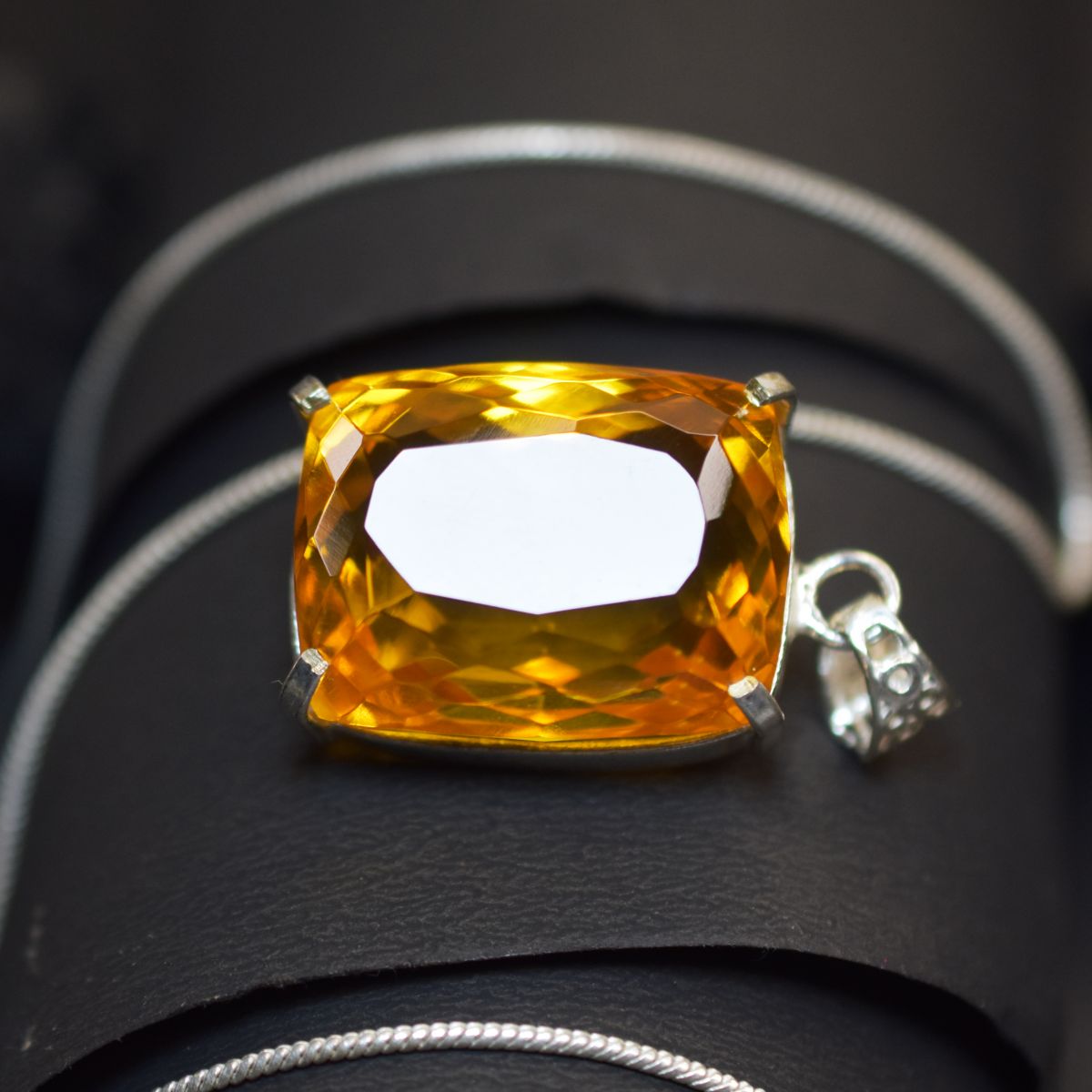 natural sapphire pendant online
