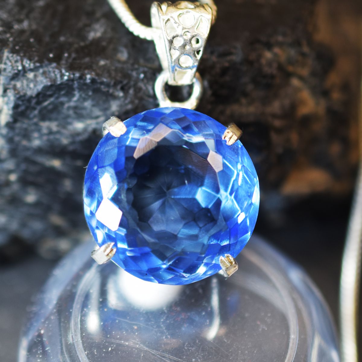 silver topaz pendant India