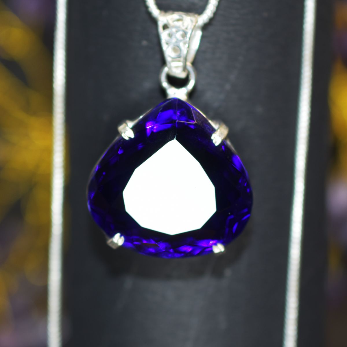 natural topaz pendant online