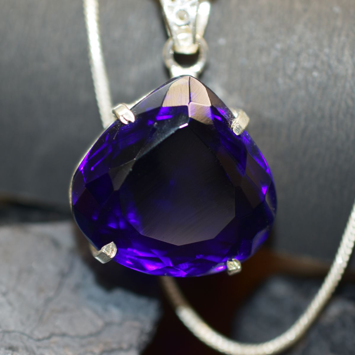 silver topaz pendant India