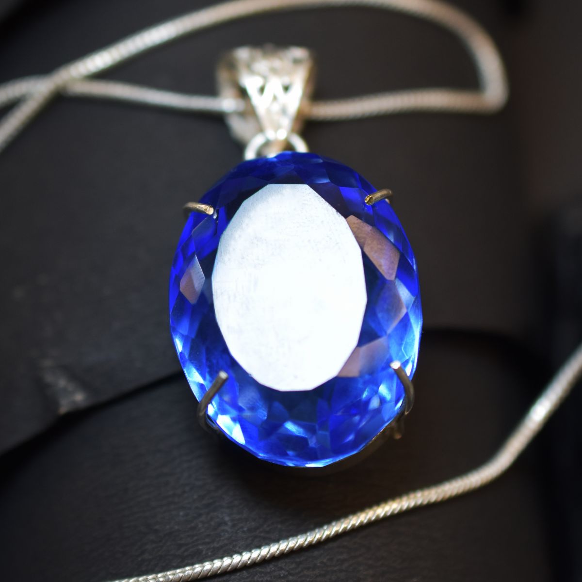 topaz pendant for women