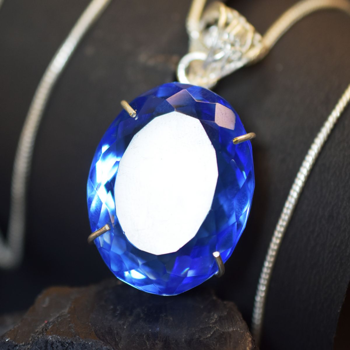 silver topaz pendant India