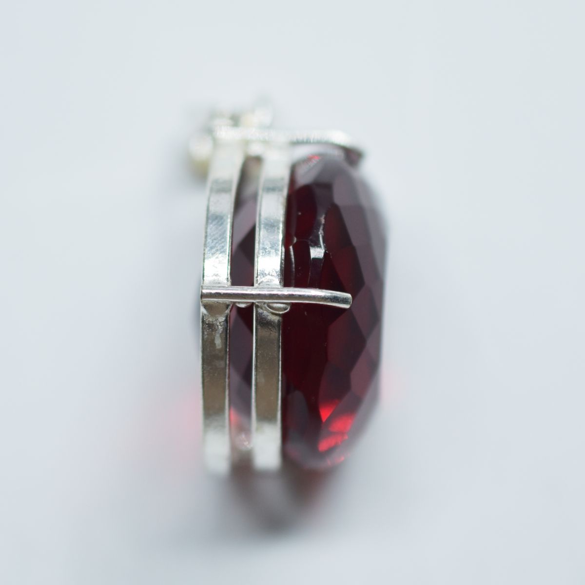 silver topaz pendant India