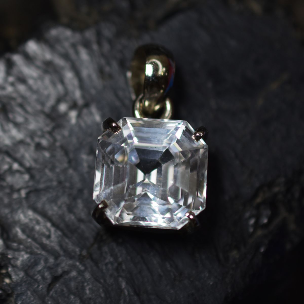 natural sapphire pendant