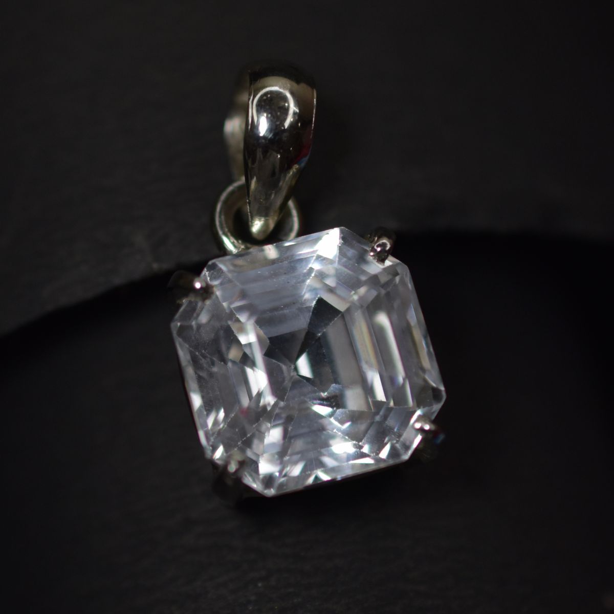 sapphire pendant for women