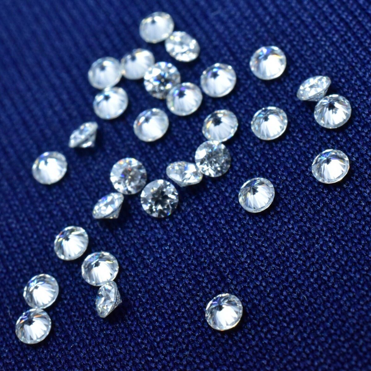 50 Pcs Lot Synthetic Moissanite VVSI D Color Round Cut CERTIFIED 1 mm Gemstone