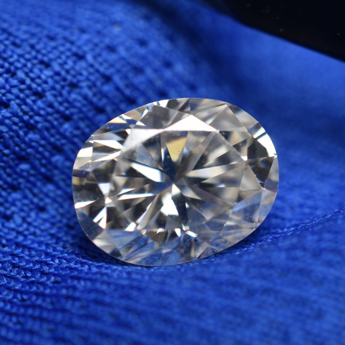 CERTIFIED 0.17 Ct Moissanite 1 Pcs VVS1 D Color Oval Shape Loose Gemstone