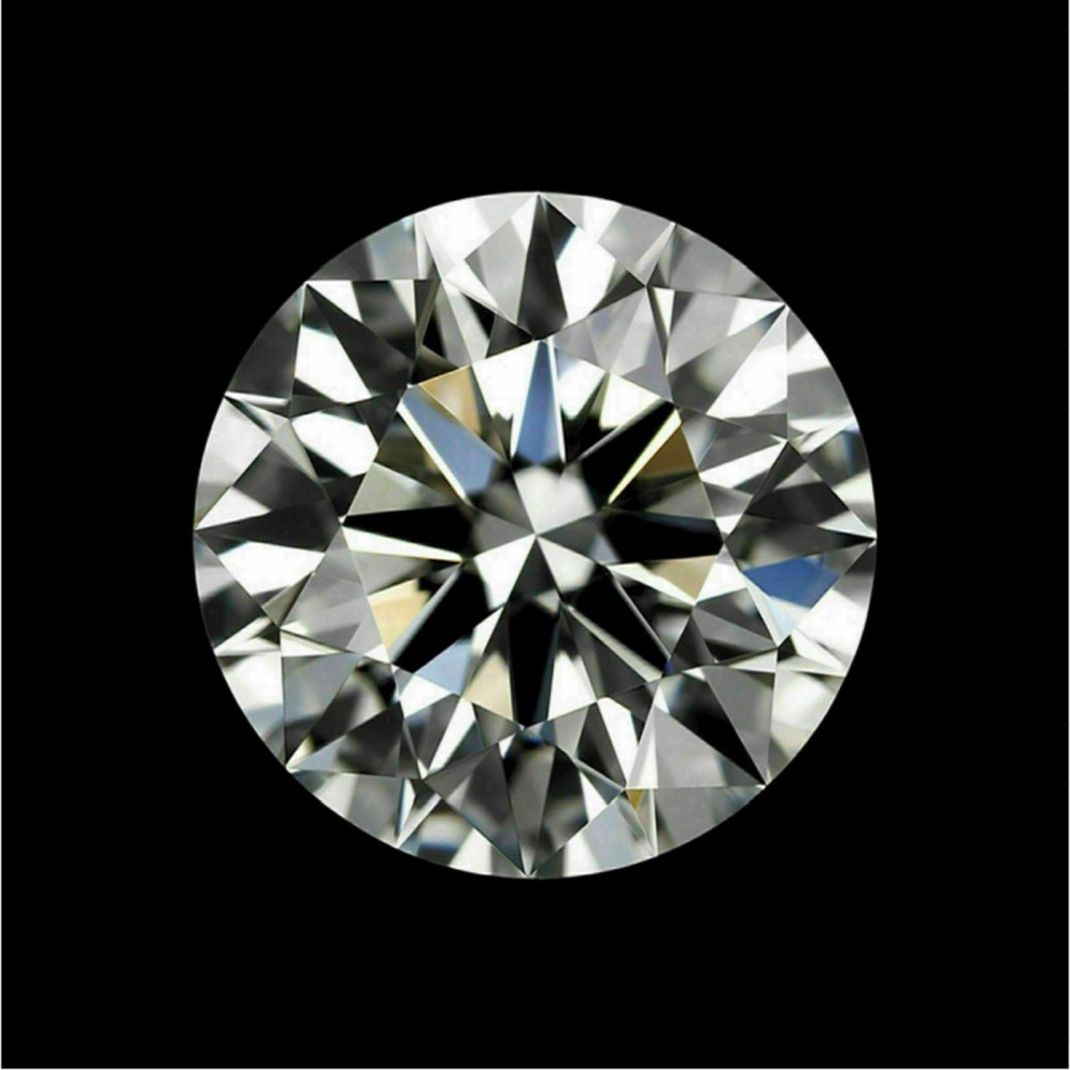 VVS1 DEF Color 7.5 mm Synthetic Moissanite Gemstone Certified Round Shape
