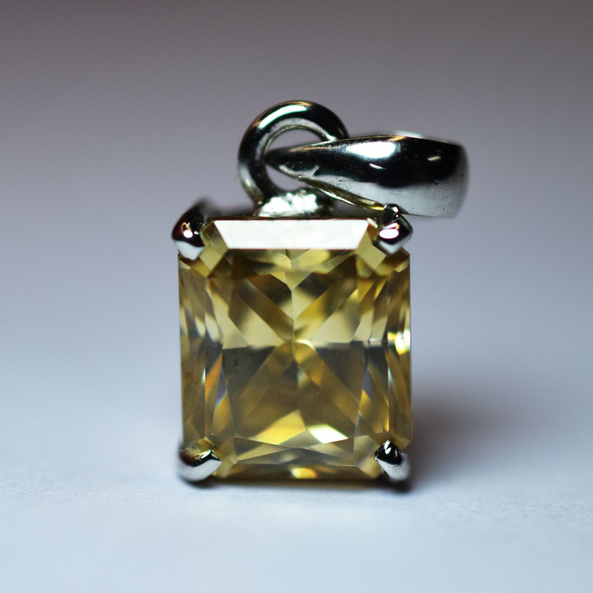 14 Ct Synthetic Champagne Moissanite CERTIFIED 925 Sterling Silver Gems Pendant