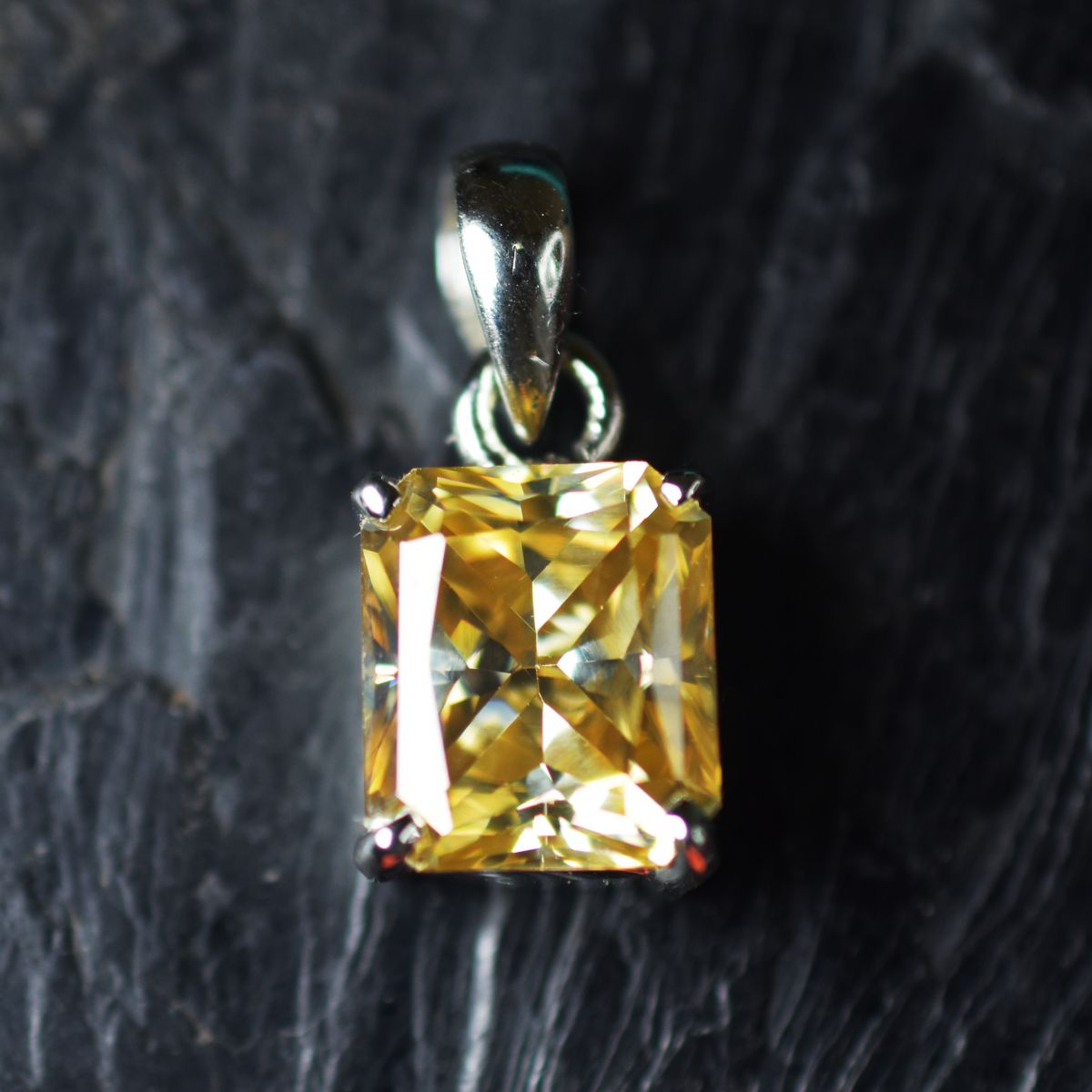 14 Ct Synthetic Champagne Moissanite CERTIFIED 925 Sterling Silver Gems Pendant