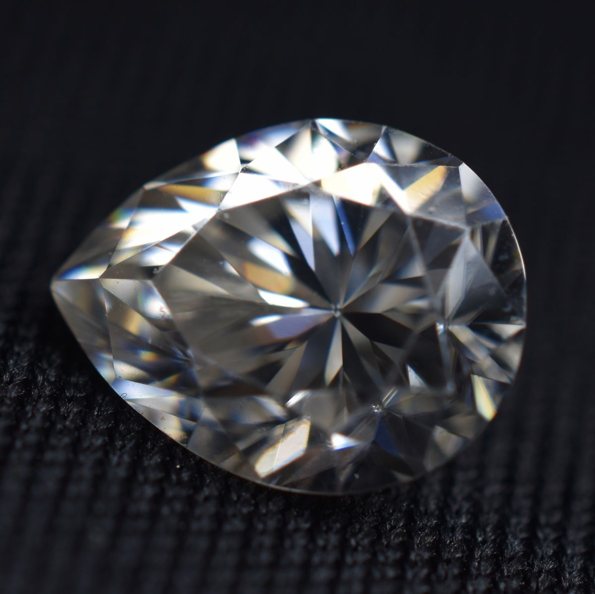 Pear Shape CERTIFIED Moissanite Loose Gemstone 2.50 Carat VVS1 D Color 1 Pcs