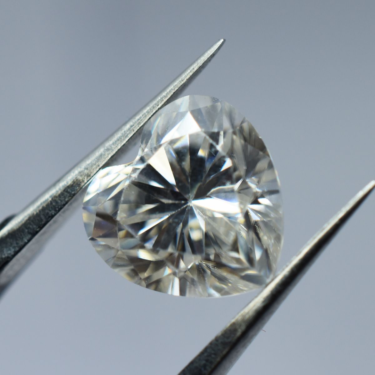 CERTIFIED 1.63 Ct Moissanite Loose Gemstone 1 Pcs VVS1 D Color Heart Cut