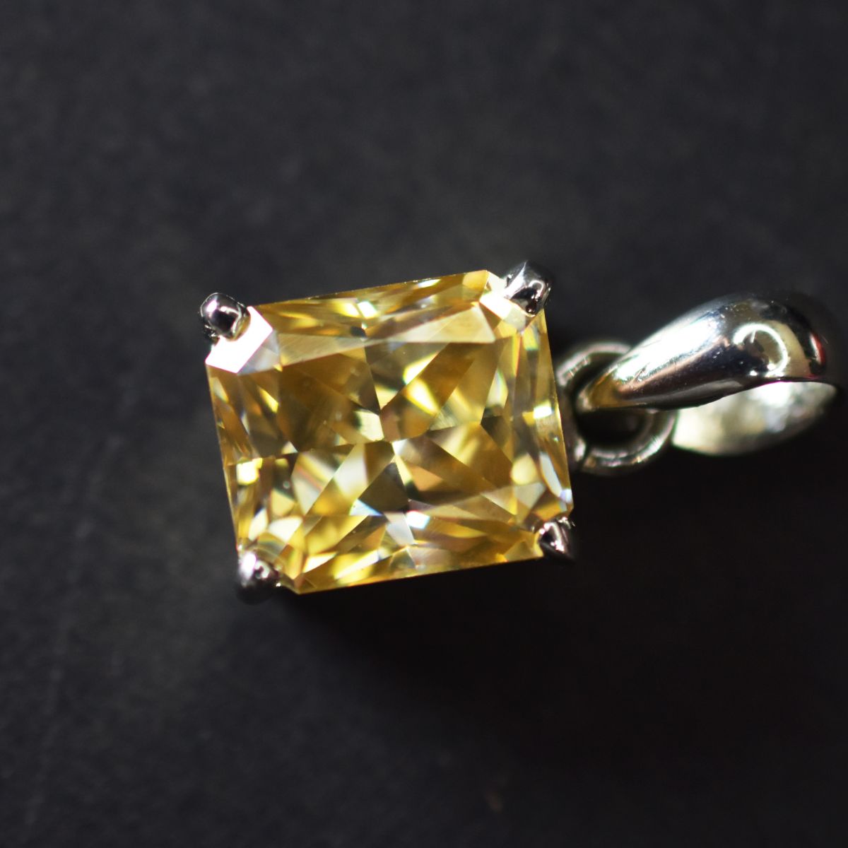 Synthetic Champagne Moissanite 14Ct 925 Sterling Silver Emerald Pendant For Gift