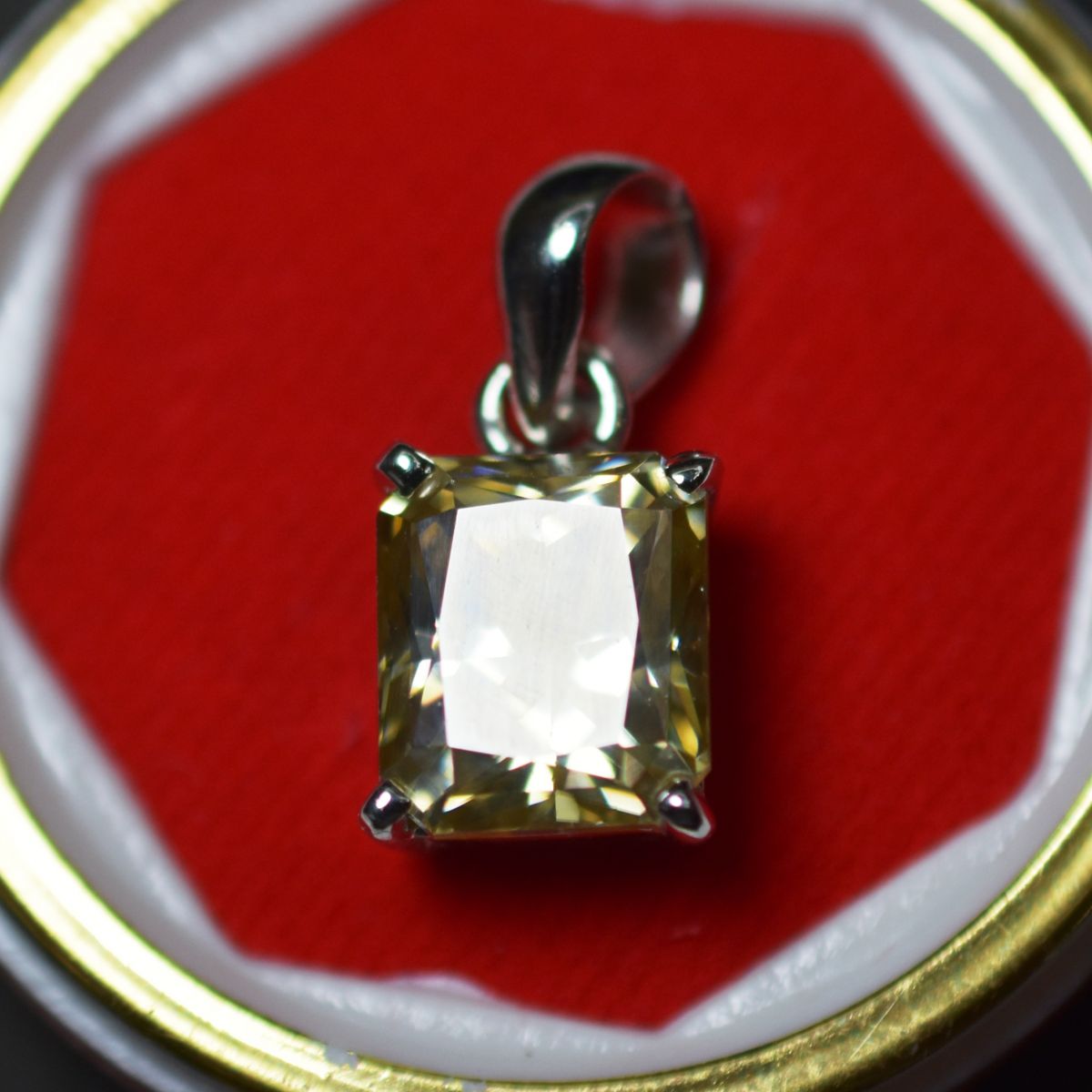 Synthetic Champagne Moissanite 14Ct 925 Sterling Silver Emerald Pendant For Gift