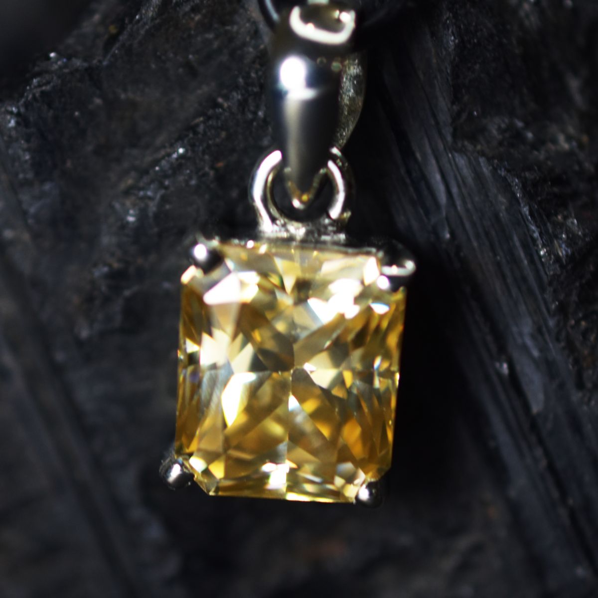 Synthetic Champagne Moissanite 14Ct 925 Sterling Silver Emerald Pendant For Gift