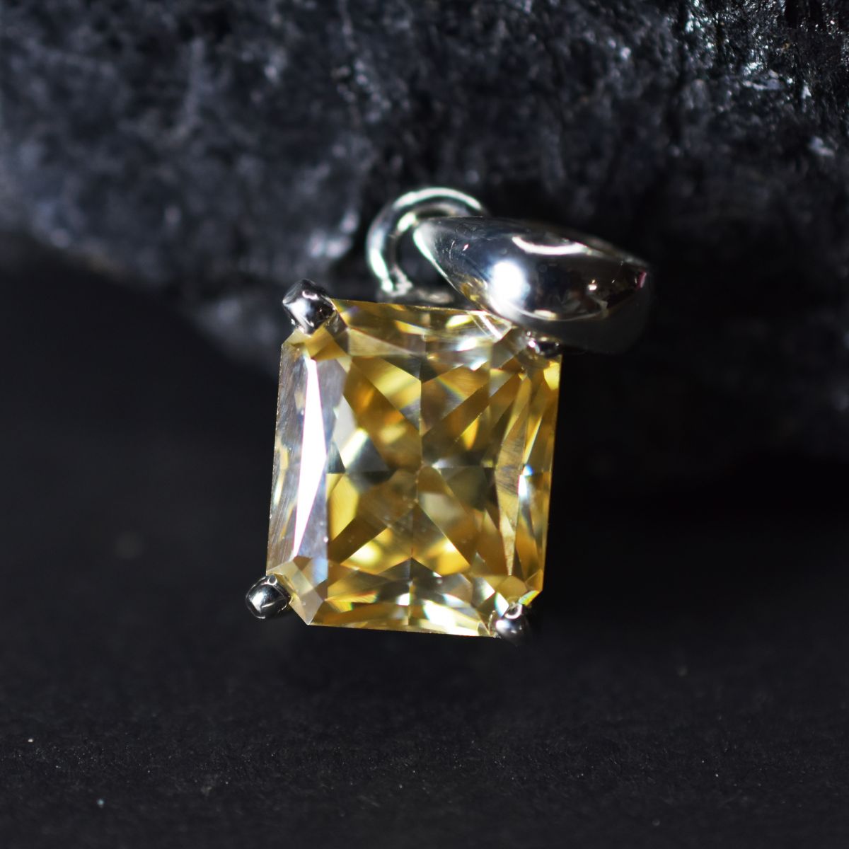 Synthetic Champagne Moissanite 14Ct 925 Sterling Silver Emerald Pendant For Gift