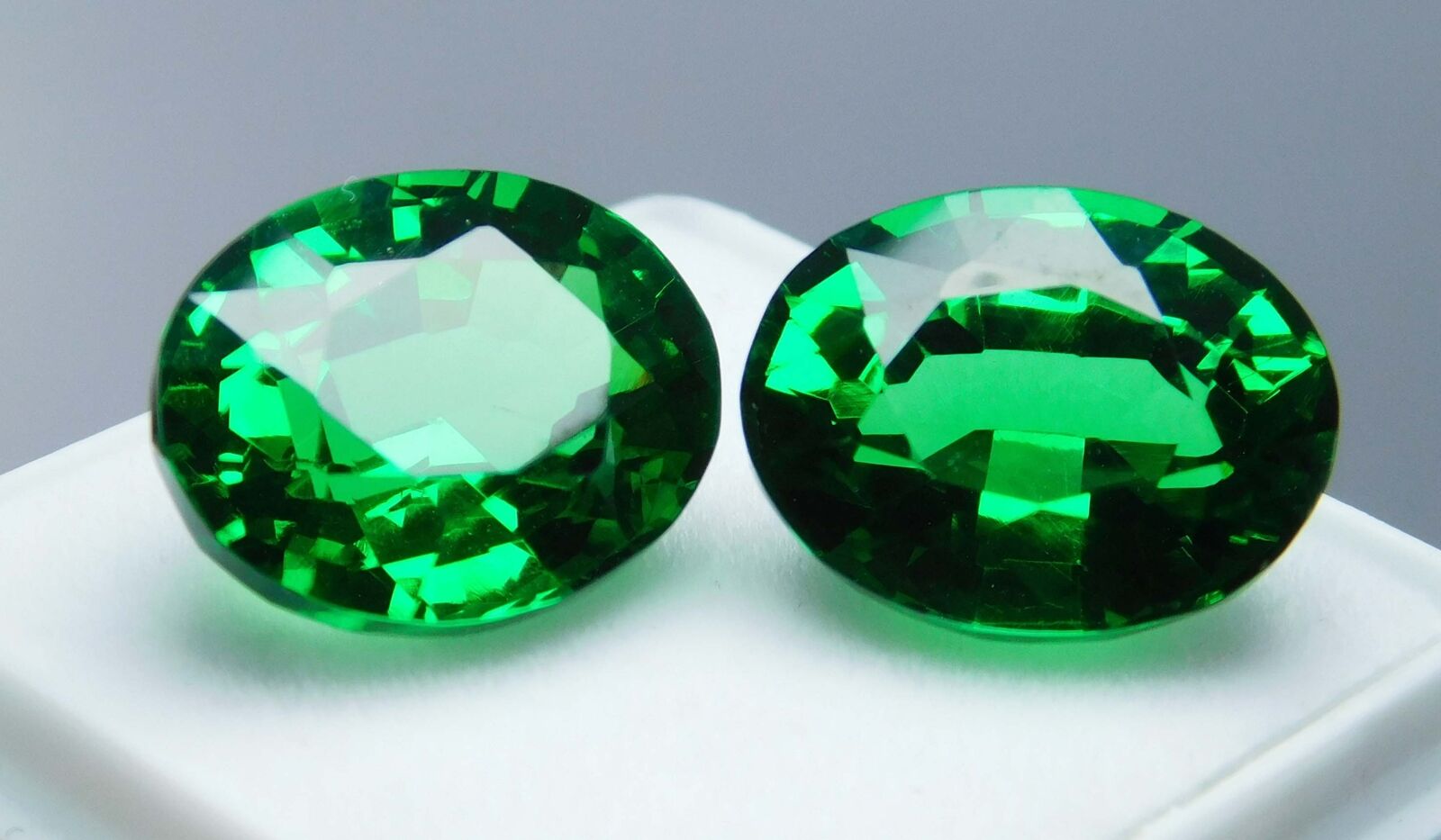 20.23 Ct NATURAL Tsavorite Green Garnet Oval Shape CERTIFIED Loose Gemstone