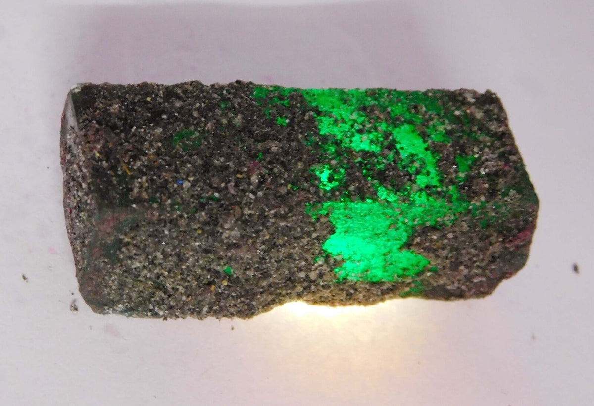 109 Ct Uncut Rough Large Natural Green Emerald Earth Mined Gemstone CERTIFIED