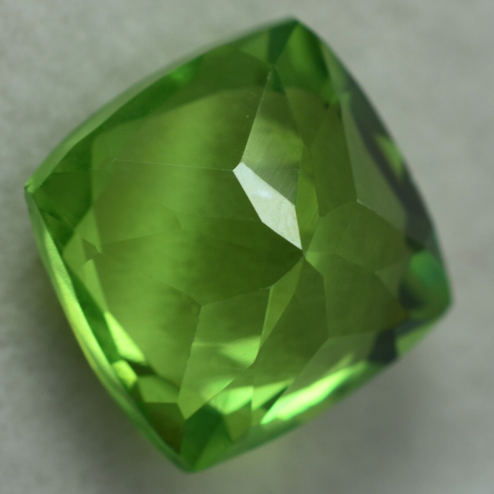 8.60 Ct Natural Green Peridot SQUARE CUSHION SHAPE CERTIFIED Loose Gemstones