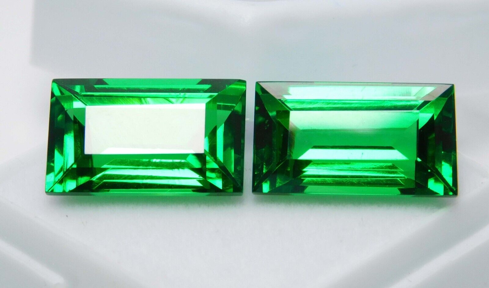 17.85 Ct NATURAL Tsavorite GARNET Green CERTIFIED Emerald Shape Gemstone Pair