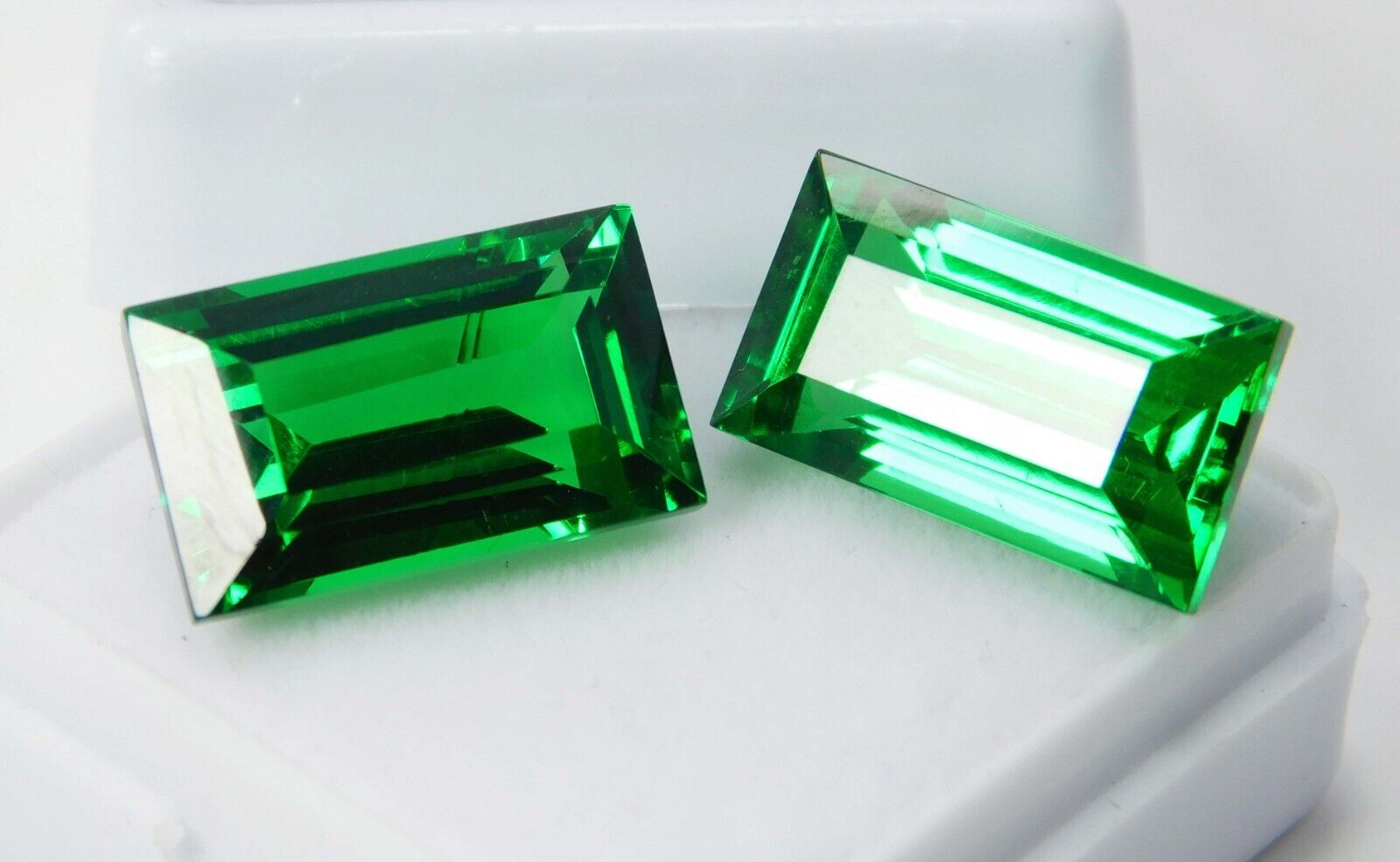 17.85 Ct NATURAL Tsavorite GARNET Green CERTIFIED Emerald Shape Gemstone Pair