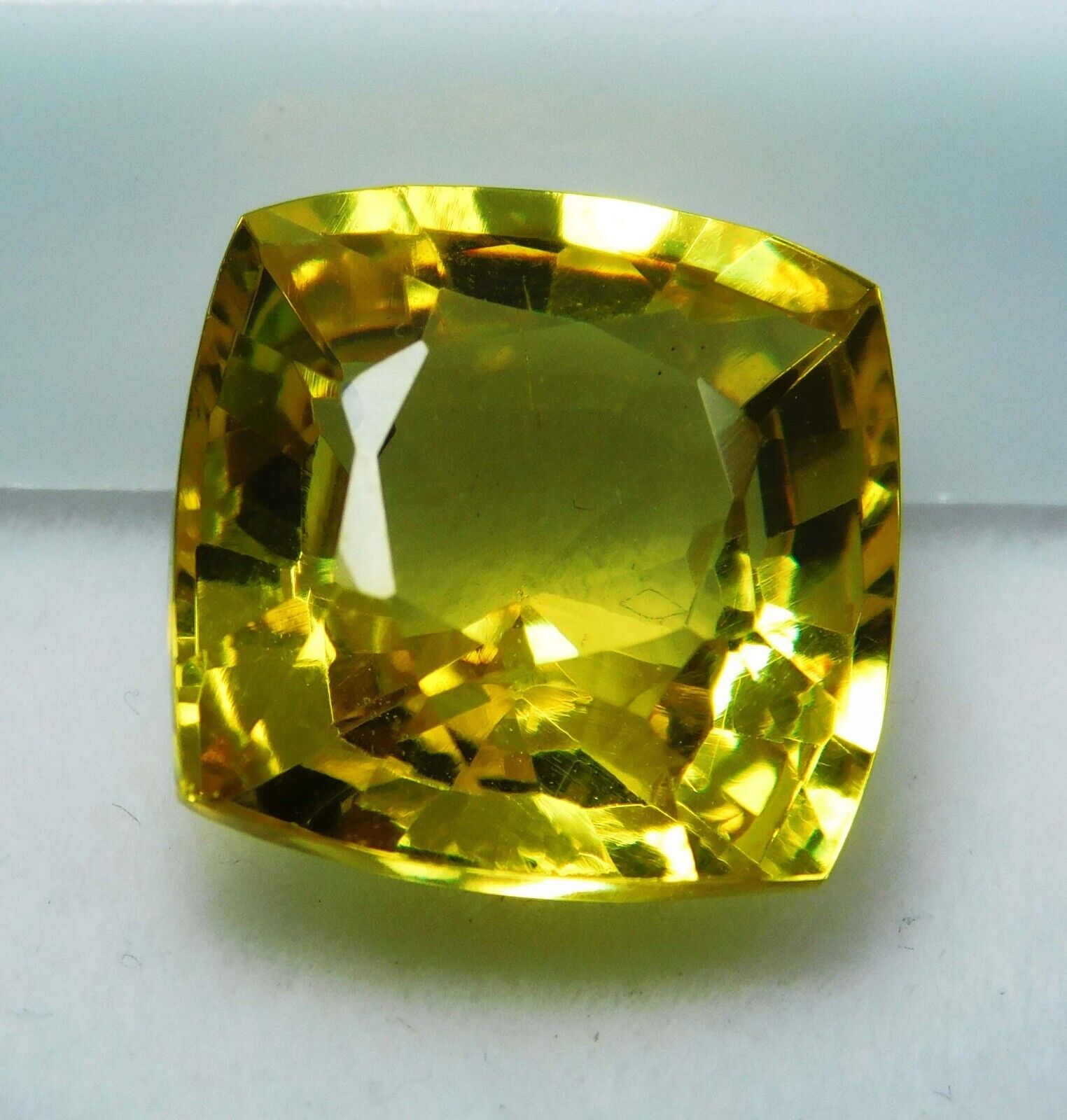 9.56 Ct Natural Yellow SAPPHIRE Square Cushion Shape CERTIFIED Loose Gemstone