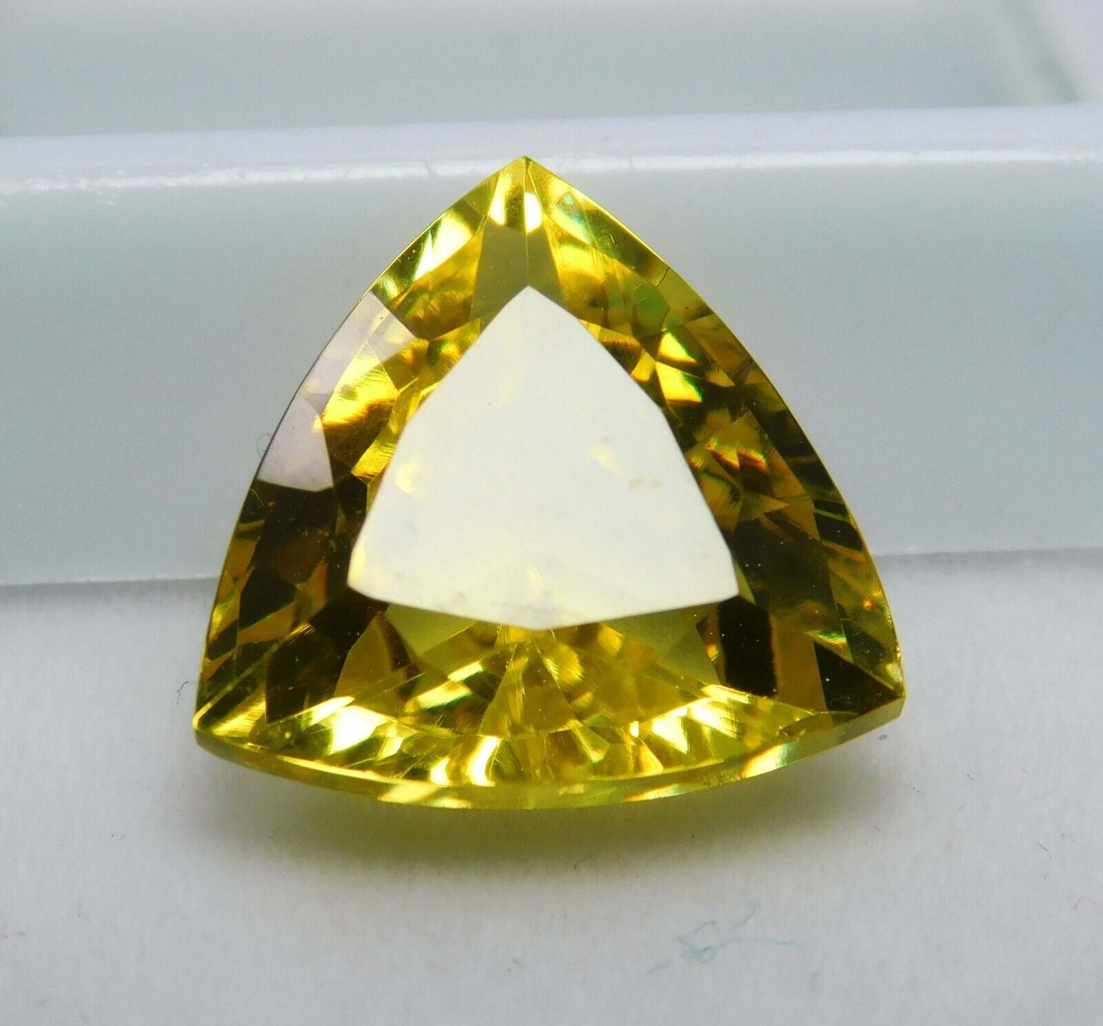 GENUINE NATURAL Yellow Sapphire 8.70 Ct Trillion Shape CERTIFIED Loose Gemstone