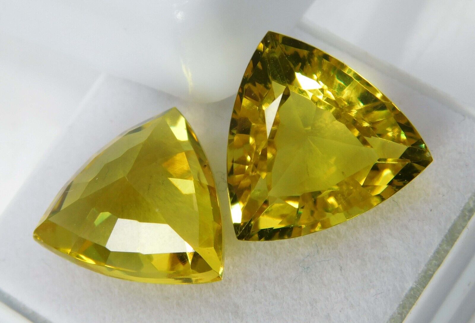 Natural Yellow Ceylon Sapphire TRILLION SHAPE 16.25 Ct Loose Gemstone CERTIFIED