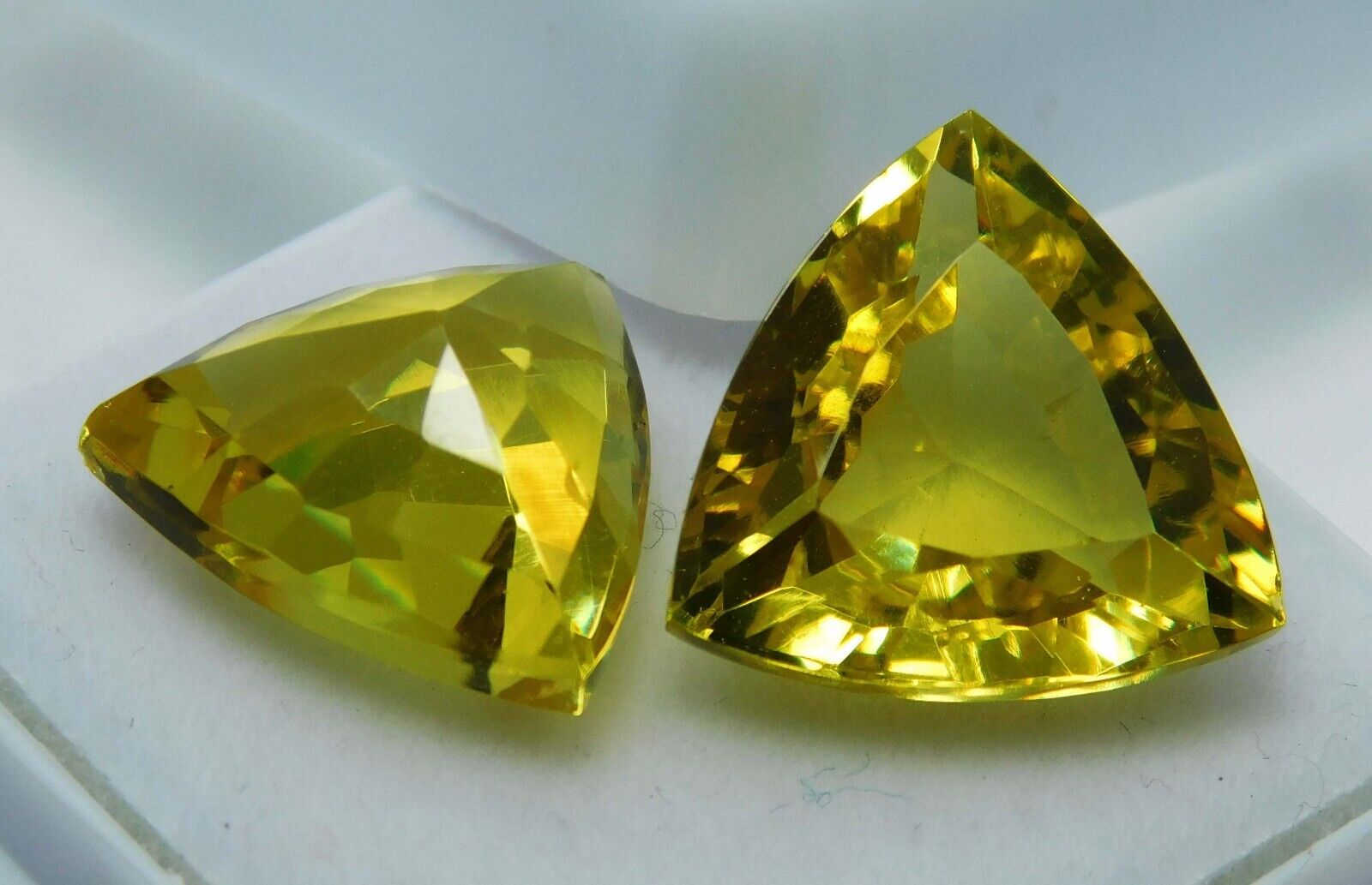 Natural Yellow Ceylon Sapphire TRILLION SHAPE 16.25 Ct Loose Gemstone CERTIFIED