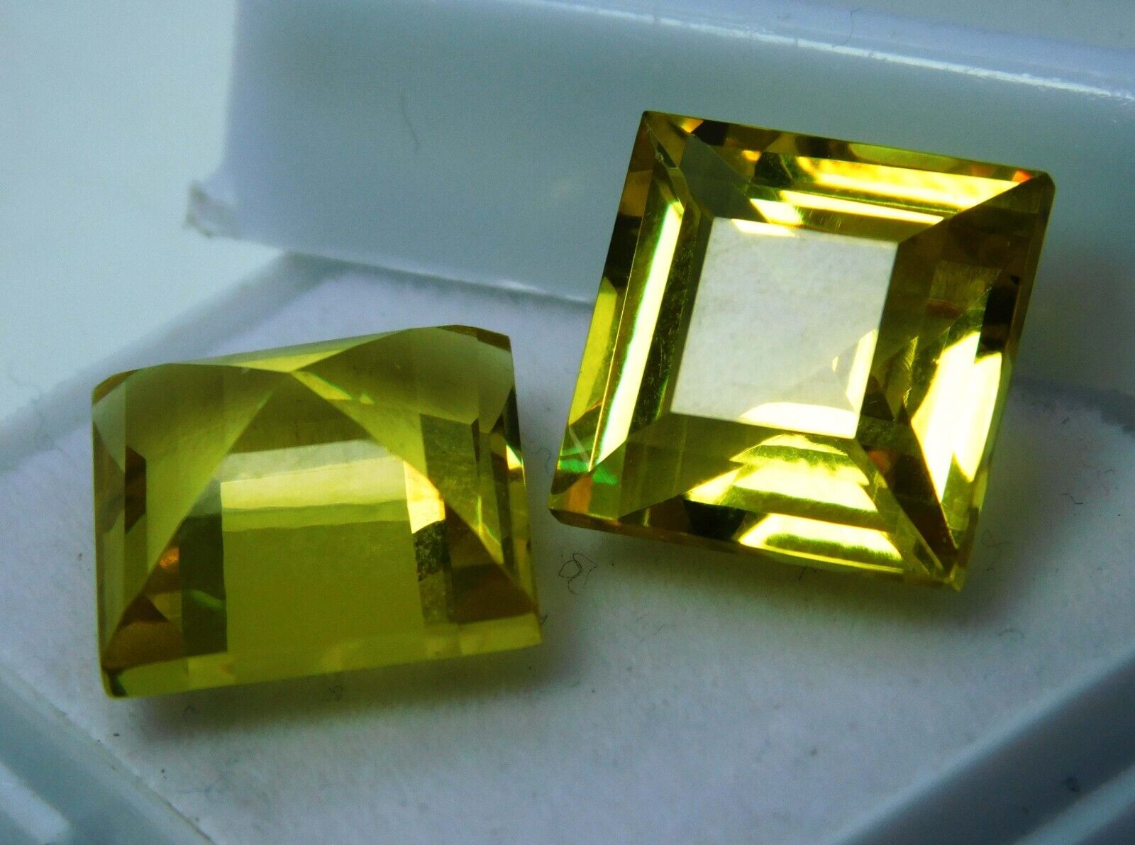 NATURAL loose gemstone Perfect SAPPHIRE yellow Square Cut 16.1 Ct CERTIFIED pair