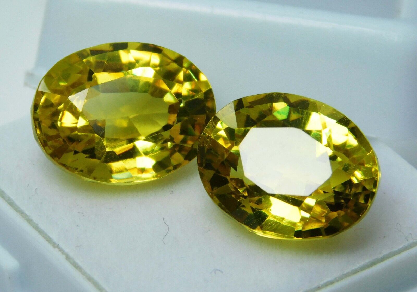 NATURAL Loose Gemstone Ceylon Sapphire Yellow Oval Shape 18.12 Carat CERTIFIED