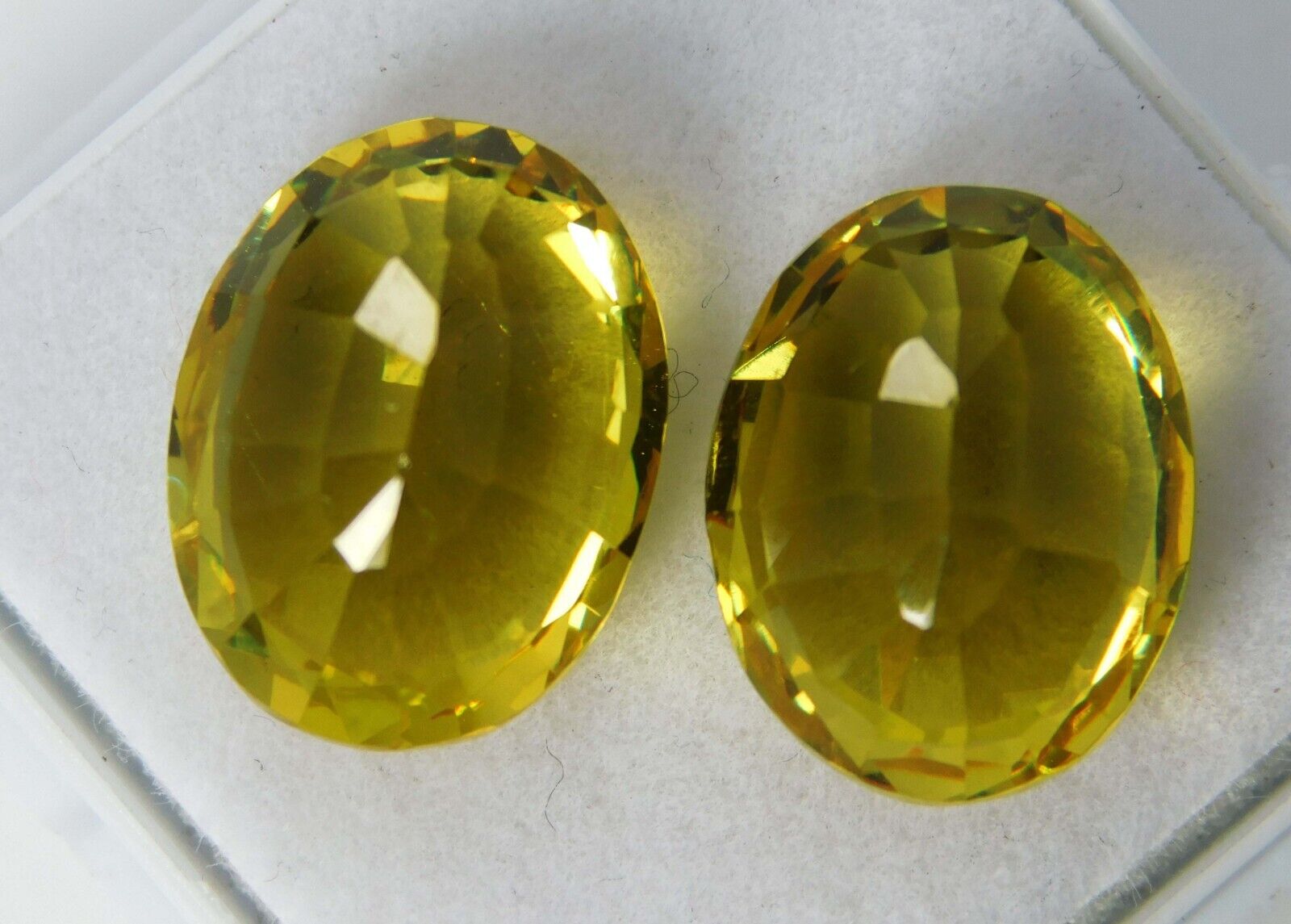 NATURAL Loose Gemstone Ceylon Sapphire Yellow Oval Shape 18.12 Carat CERTIFIED