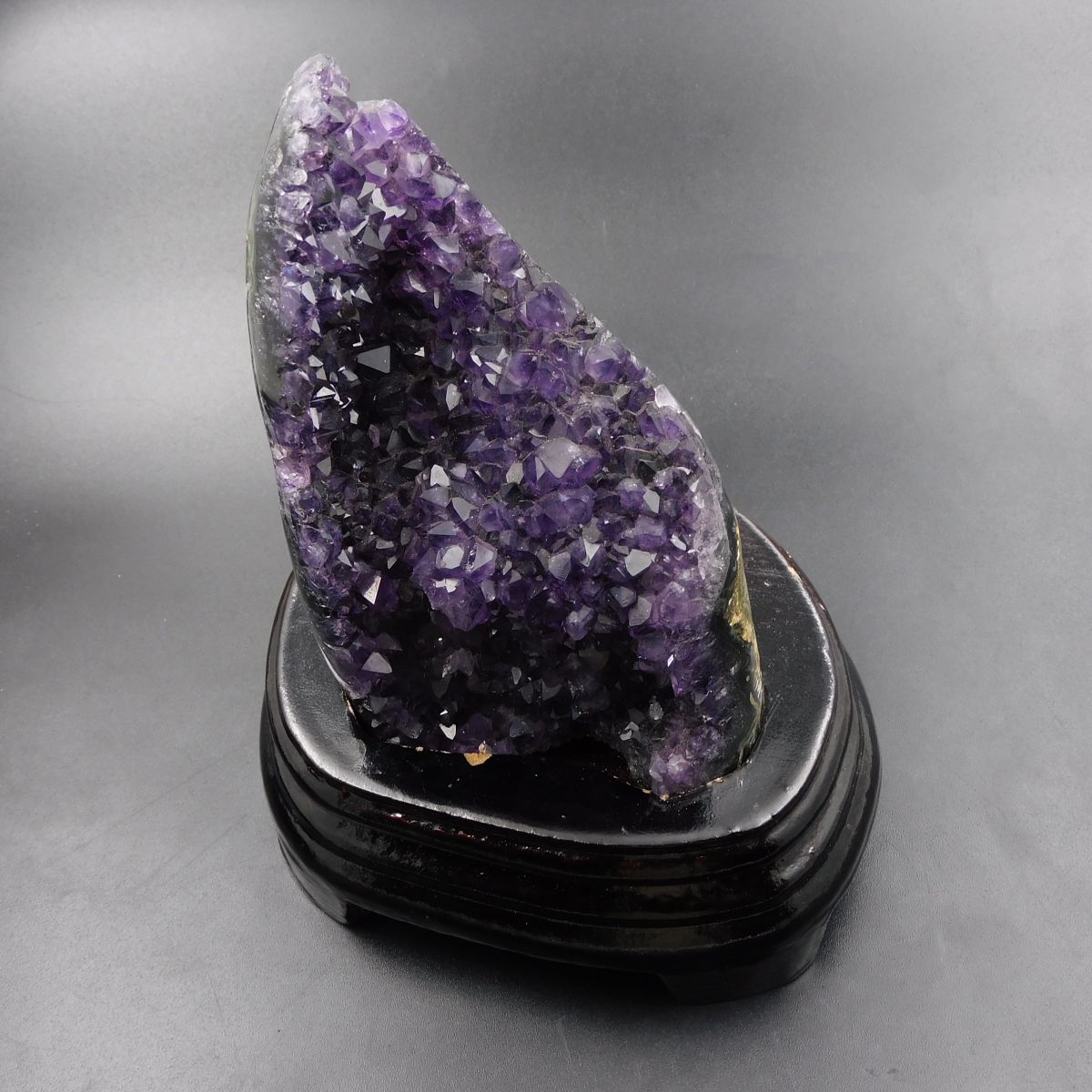 100% Natural Amethyst Purple Rough 3500 Carat Loose Gemstone For Decoration