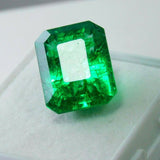 Shining 10.20 Ct Green Emerald Cut Loose Gemstone with light reflection - Natural and Certified