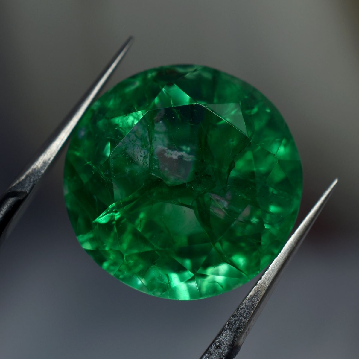 10.70 Carat Round Cut Natural Green Emerald Loose Gemstone CERTIFIED