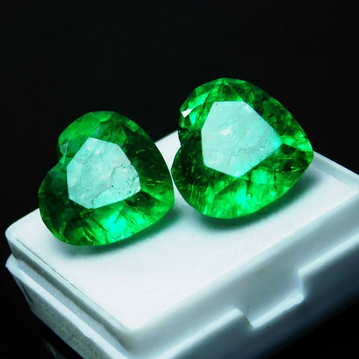 Natural Green Emerald Gemstones Certified 8 Ct Heart Shape