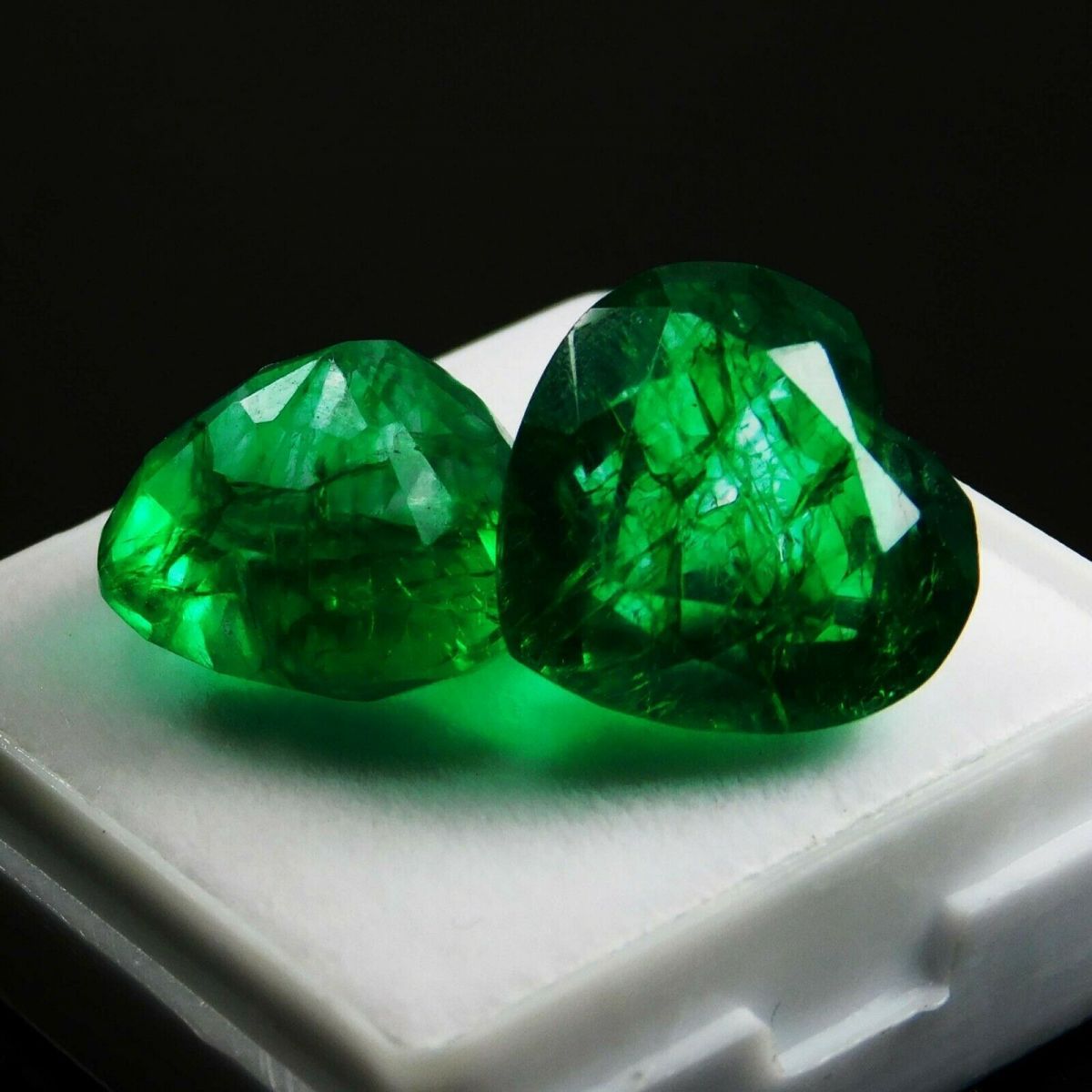 Natural Green Emerald Gemstones Certified 8 Ct Heart Shape