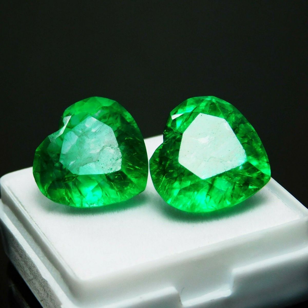 Natural Green Emerald Gemstones Certified 8 Ct Heart Shape