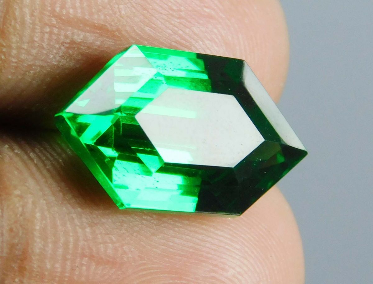 9 Ct Natural Tourmaline Green Fancy Shape Certifeid Loose Gemstones