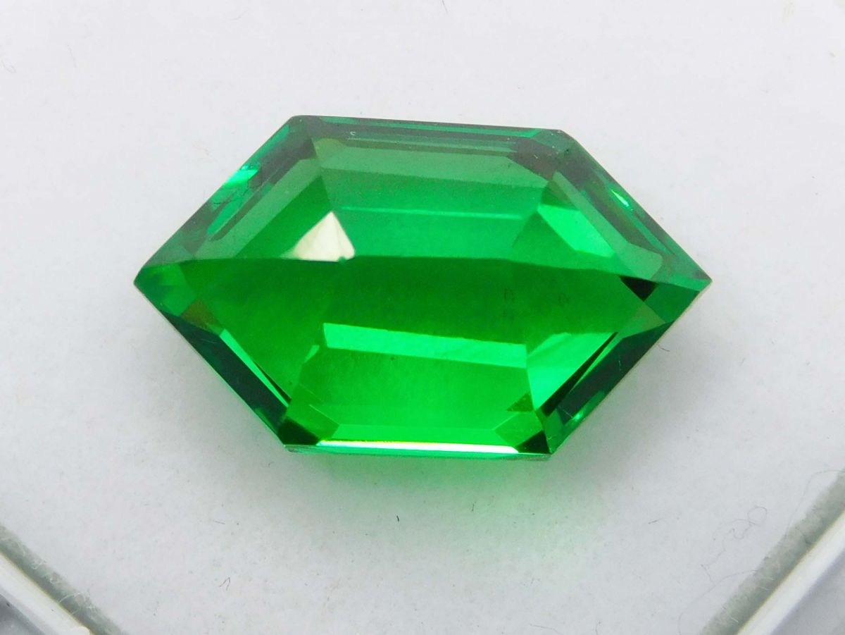 9 Ct Natural Tourmaline Green Fancy Shape Certifeid Loose Gemstones