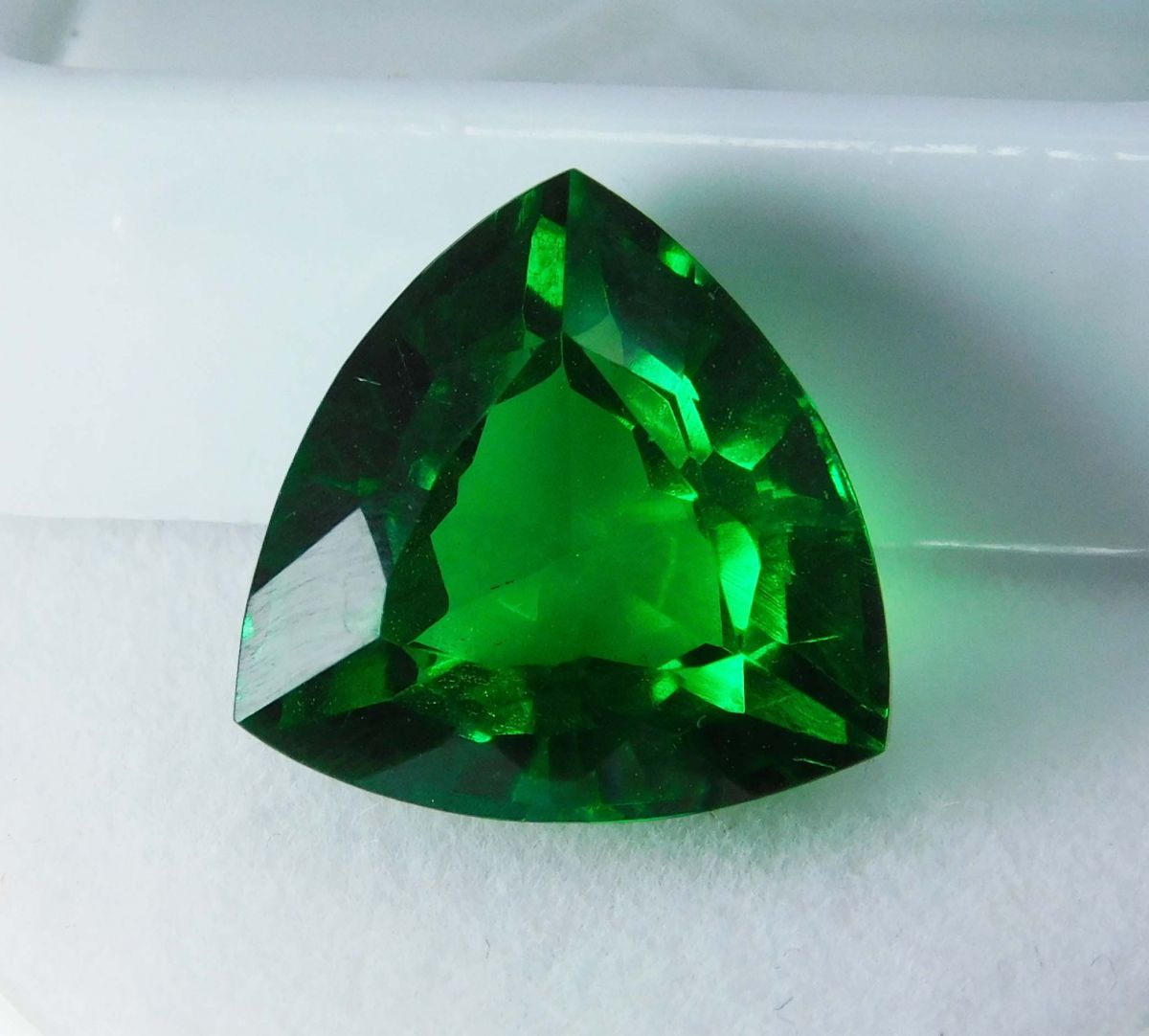 Natural Tourmaline Green Trillion Shape 10 Ct Certifeid Loose Gemstones