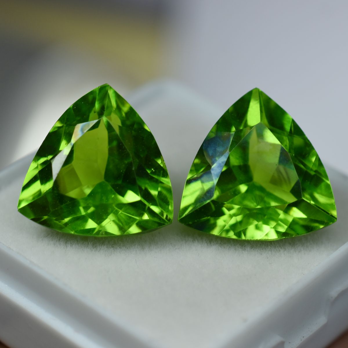 Rare Peridot Green CERTIFIED 16.00 Ct Natural Trillion Cut Loose Gemstone Pair